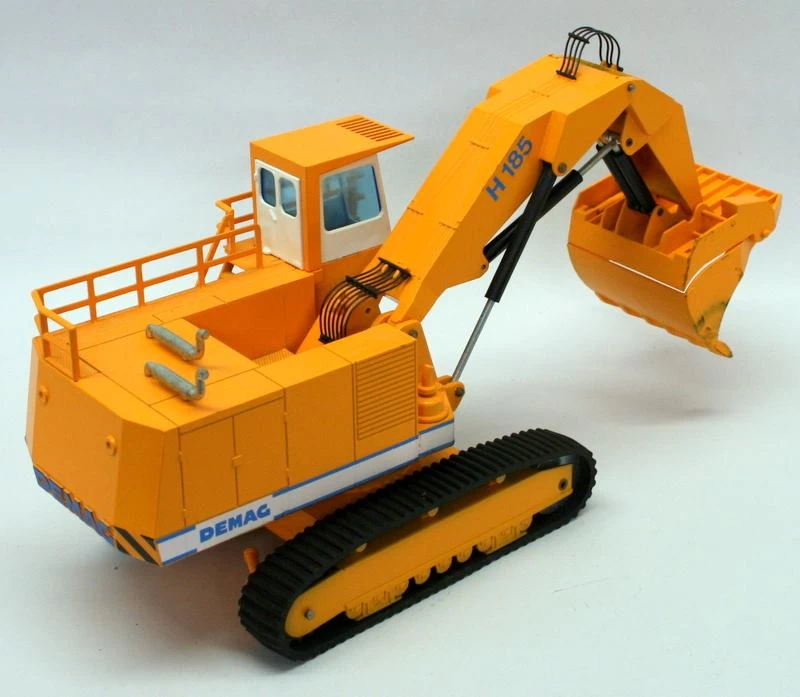 NZG 1/50 Diecast - 241 - Demag H185 Hydraulic Excavator - Image 5