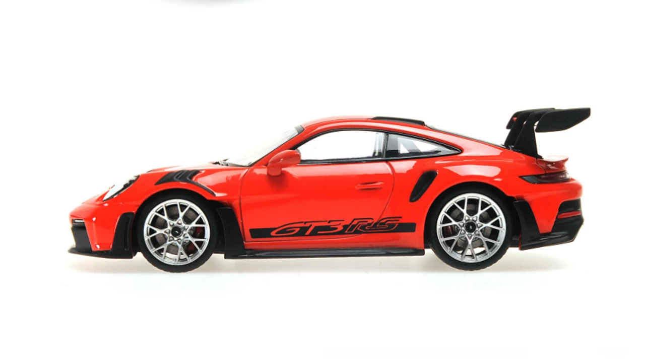 1/43 MINICHAMPS PORSCHE 911 (992) GT3RS - 2023 - RED W/ SILVER WHEELS & BLACK DÉCOR Diecast Car Model - Image 3