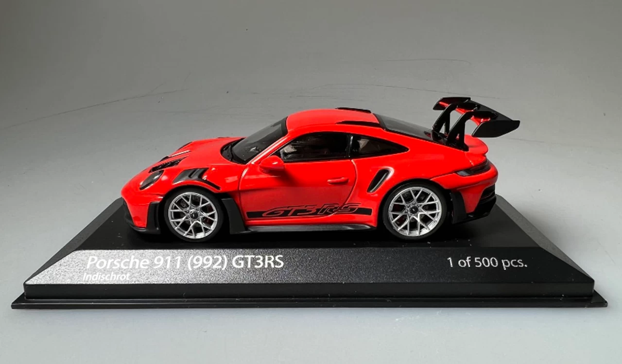 1/43 MINICHAMPS PORSCHE 911 (992) GT3RS - 2023 - RED W/ SILVER WHEELS & BLACK DÉCOR Diecast Car Model - Image 4