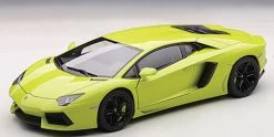 1/18 AUTOart LAMBORGHINI AVENTADOR LP700-4 (VERDE SANDAG/LIGHT GREEN/BLACK WHEELS/BLACK INTERIOR/GREEN CALIPERS) 74668 Diecast Car Model
