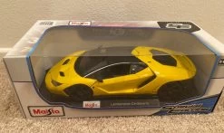 1/18 Maisto Lamborghini Centenario (Yellow) Diecast Car Model