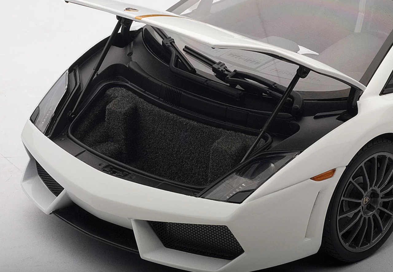 1/18 AUTOart LAMBORGHINI GALLARDO LP550-2 BALBONI - BIANCO MONOCERU / WHITE Diecast Car Model 74635 - Image 4
