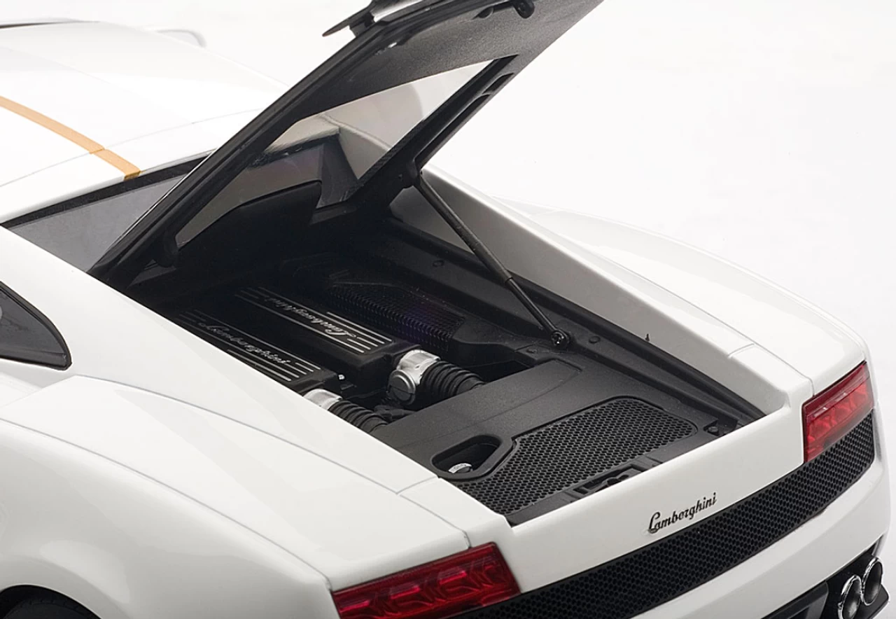 1/18 AUTOart LAMBORGHINI GALLARDO LP550-2 BALBONI - BIANCO MONOCERU / WHITE Diecast Car Model 74635 - Image 5