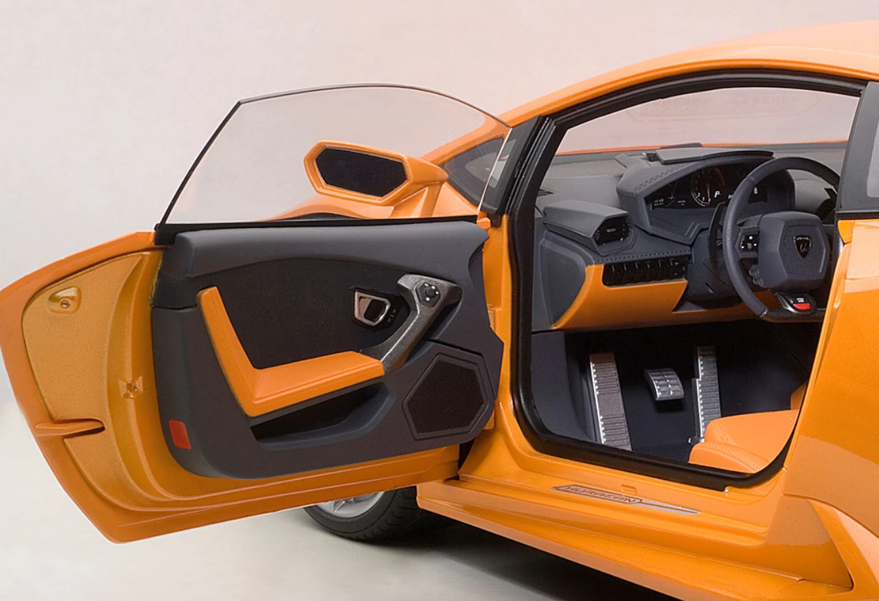 1/12 AUTOart Lamborghini Huracan LP610-4 (Arancio Borealis 4-Layer Pearl Metallic Orange) Car Model - Image 4