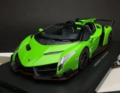1/18 Kyosho Ousia Lamborghini Veneno Roadster (Green W/ Red Line) Car Model