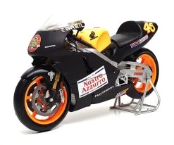 Minichamps 1/12 Scale 122 006186 - Honda NSR 500 - Rossi Test Bike 2000
