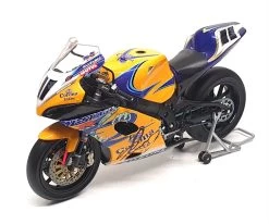 Minichamps 1/12 Scale 122 052211 - Suzuki GSX-R1000 WSB 2005 - SIGNED Corser