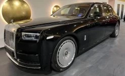 1/18 HH Model Rolls-Royce Phantom VIII Series II (Diamond Black) Resin Car Model Limited 30 Pieces