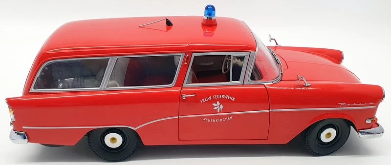 Minichamps 1/18 Scale Model Car 180 043291 - Opel Rekord P1 Caravan - Image 3