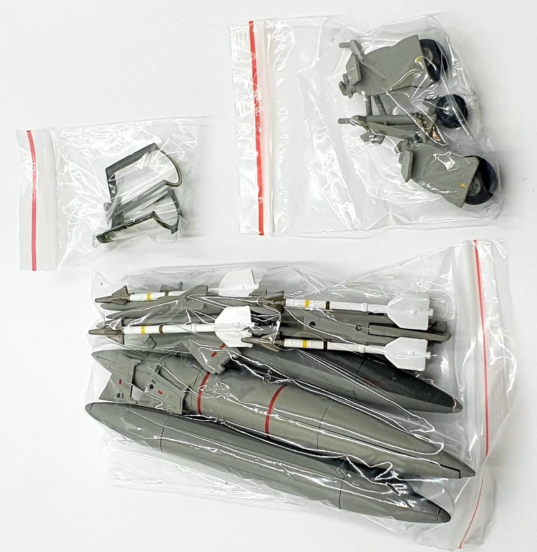 Corgi 1/48 Scale Diecast AA27902 - McDonnell Douglas Phantom RAF 1970 - Image 6