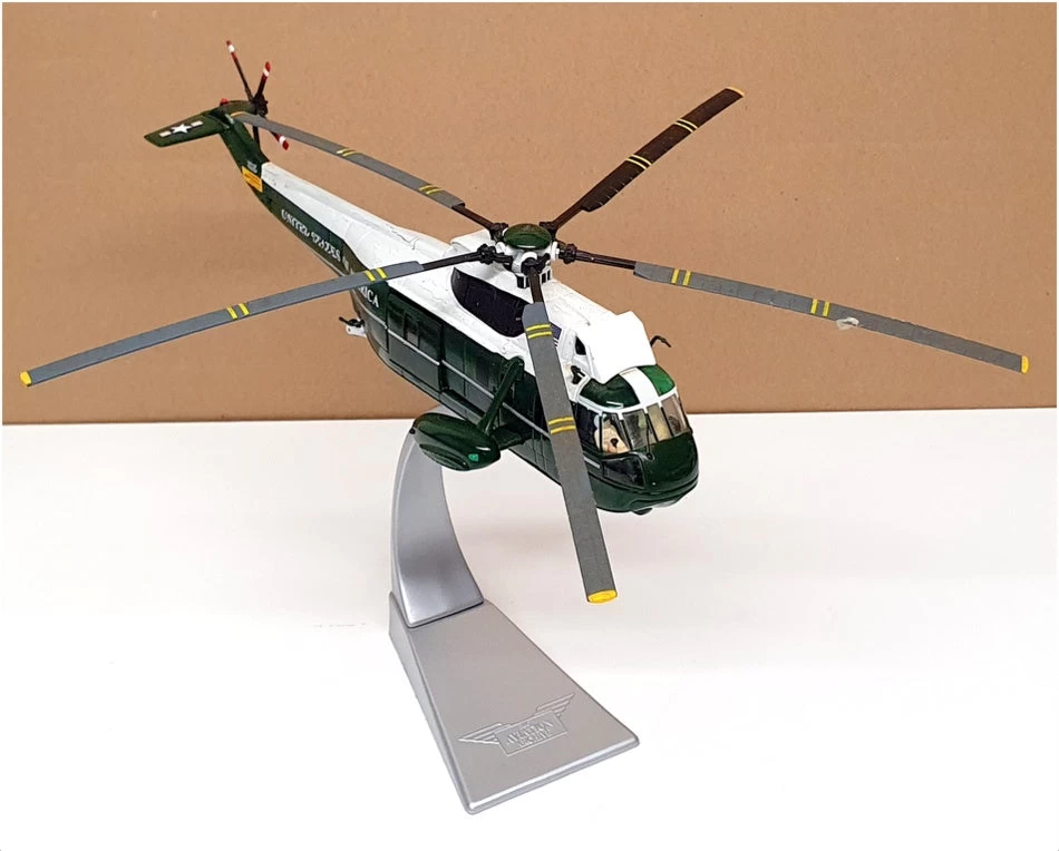 Corgi 1/72 Scale Diecast - AA33403 Sikorsky VH-3D Sea King US Presidential - Image 4
