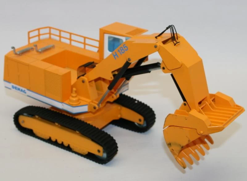 NZG 1/50 Diecast - 241 - Demag H185 Hydraulic Excavator - Image 4