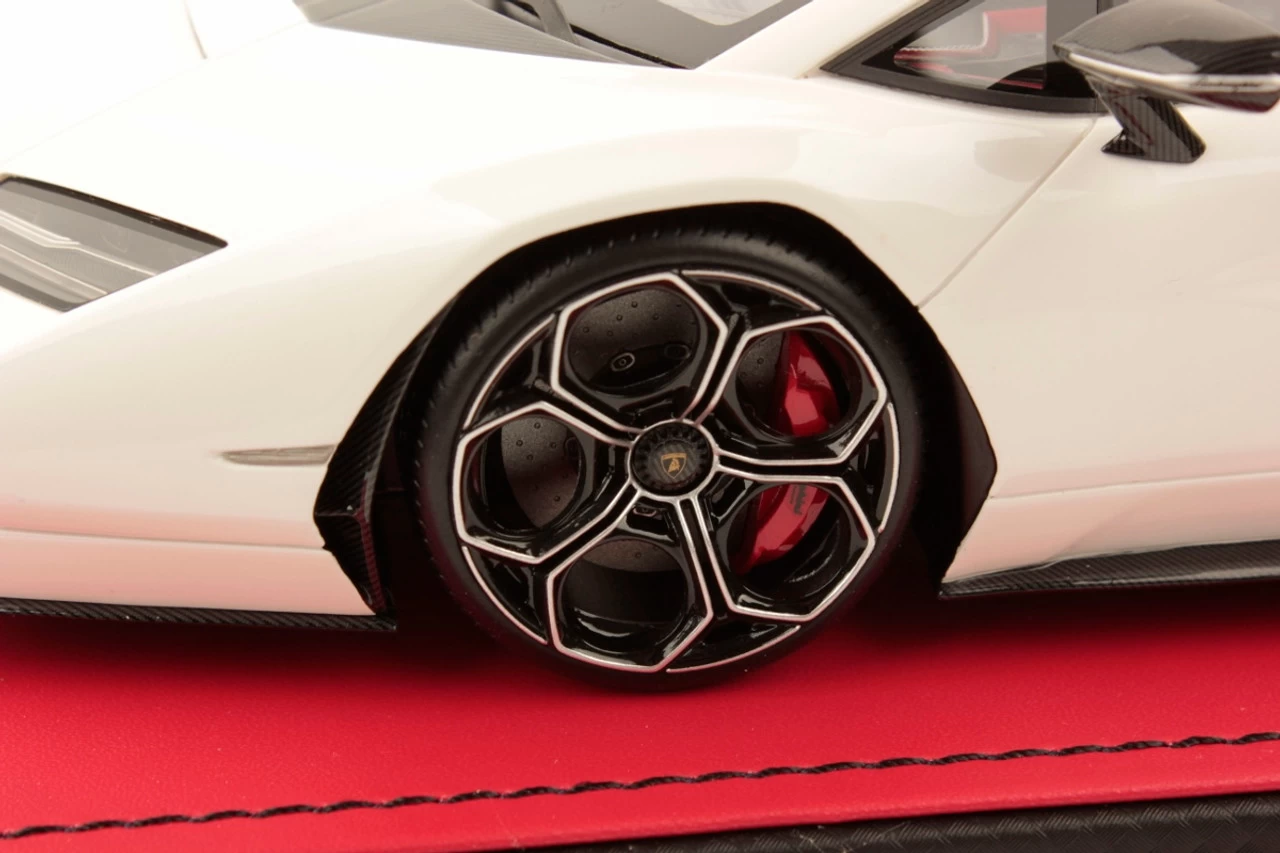 1/18 MR Collection Lamborghini Countach LPI 800-4 (Bianco Siderale White) Resin Car Model - Image 5