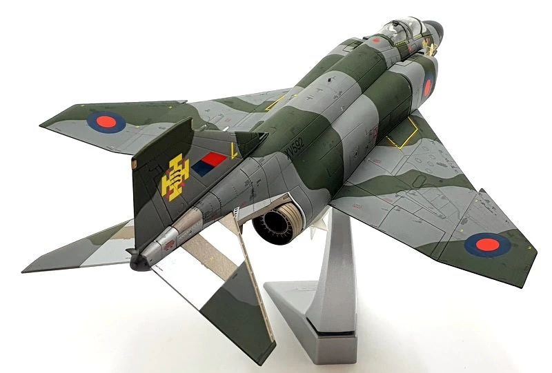 Corgi 1/48 Scale Diecast AA27902 - McDonnell Douglas Phantom RAF 1970 - Image 2