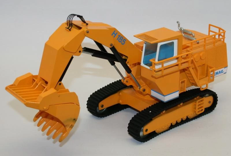NZG 1/50 Diecast - 241 - Demag H185 Hydraulic Excavator - Image 3