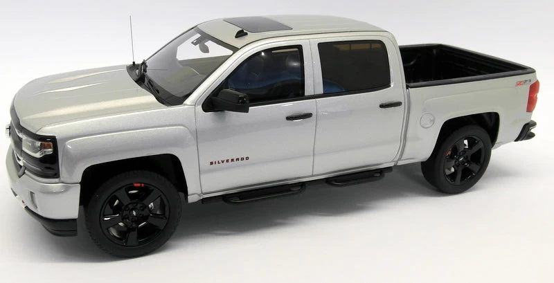 GT Spirit 1/18 Scale Resin GT785 - Chevrolet Silverado Pick Up 2018 - Silver - Image 2
