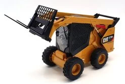 Diecast Masters 1/16 Scale 85602 - CAT 272D2 Skid Steer Loader