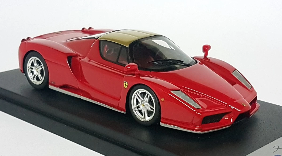 BBR 1/43 Scale Resin - BG294 Ferrari Enzo Pininfarina 2002 Red / Gold - Image 4