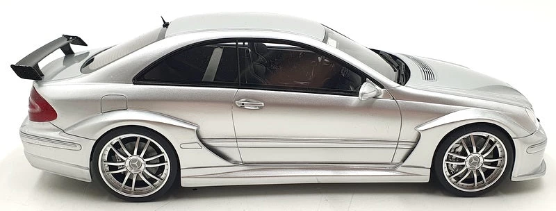 Otto Mobile 1/18 Scale Resin OT895 - Mercedes-Benz C209 CLK DTM AMG - Silver - Image 4