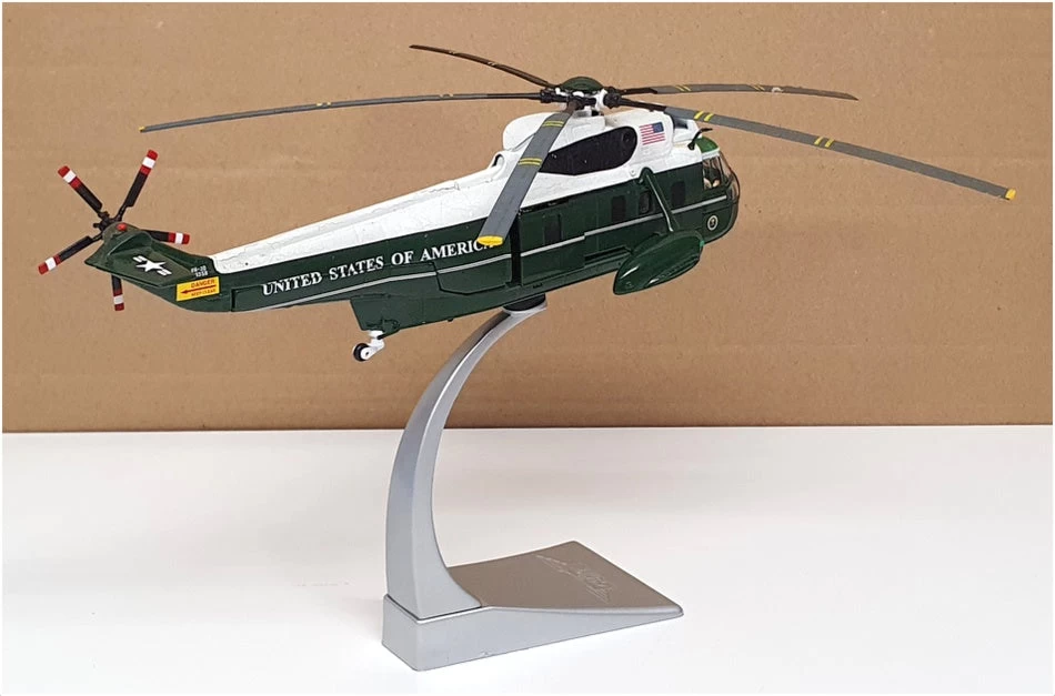 Corgi 1/72 Scale Diecast - AA33403 Sikorsky VH-3D Sea King US Presidential - Image 2