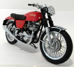 Minichamps 1/12 Scale Diecast 122 132001 Norton Commando 750 Fastback 1968 Red